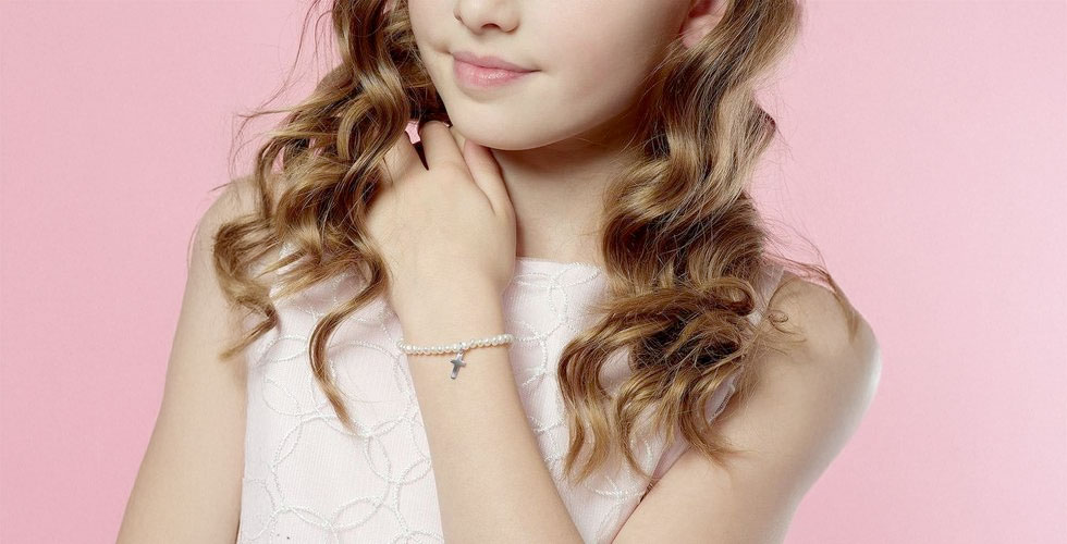 Find the perfect flower girl jewellery